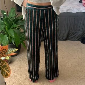 Party 🎉 pant!!! Fun & comfy velvet pants!!